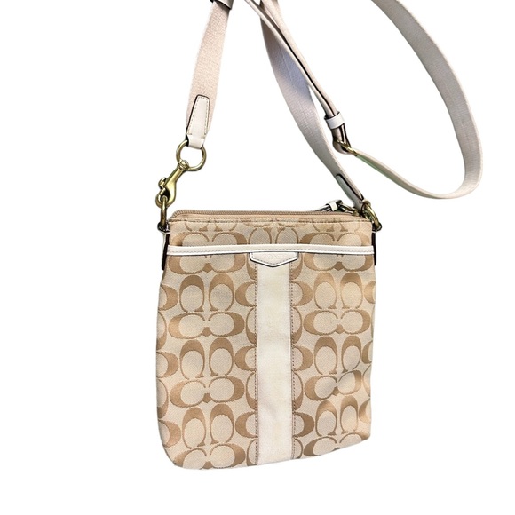 Coach Handbags - Coach Crossbody Purse